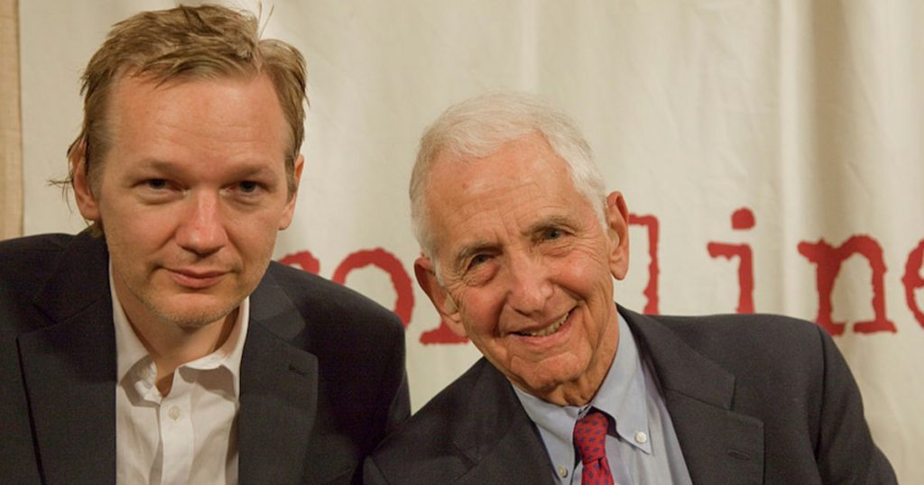 Daniel Ellsberg on Assange: "He should be freed to tell the world more truth"