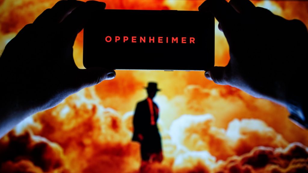 Oppenheimer: USA entwickelten Erstschlagswaffe & nutzten Japan als Demonstration